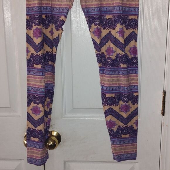 LulaRoe purple peach pink blue  Tall & Curvy leggings    Sz Tall and Curvy - Picture 2 of 6